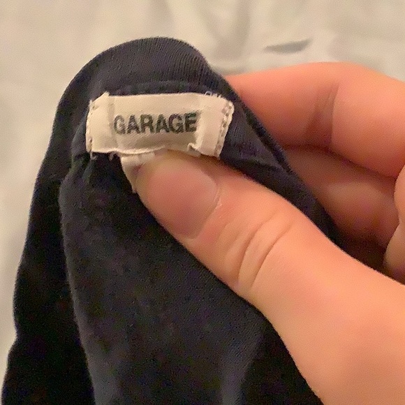 This navy blue and white cropped shirt is a good deal - Picture 3 of 3